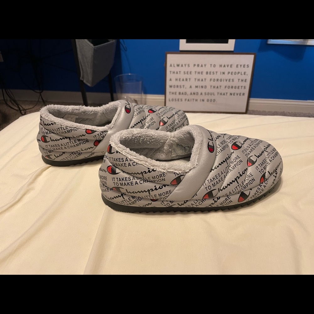 Champion Slippers Men’s 10